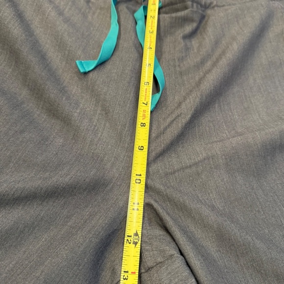 FIGS Women’s Graphite Gray Yola Skinny Medical Scrub Pants Size XL Cargo Pocket - Picture 7 of 9